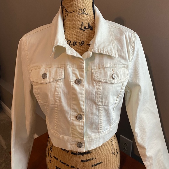 White House Black Market Jackets & Blazers - White House Black Market off-white crop jacket